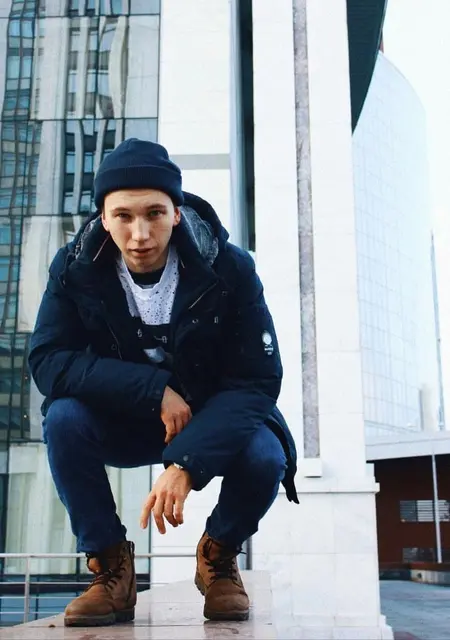 Я Дмитрий, 27, из Макеевки, ищу знакомства на одну ночь