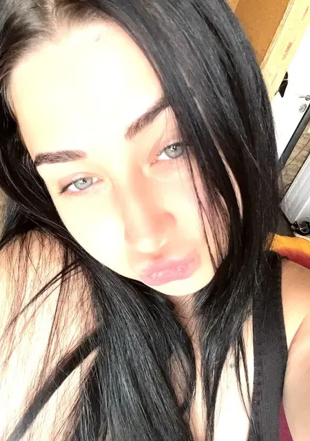 Я Александра, 20, из Кривого Рога, ищу знакомства без обязательств