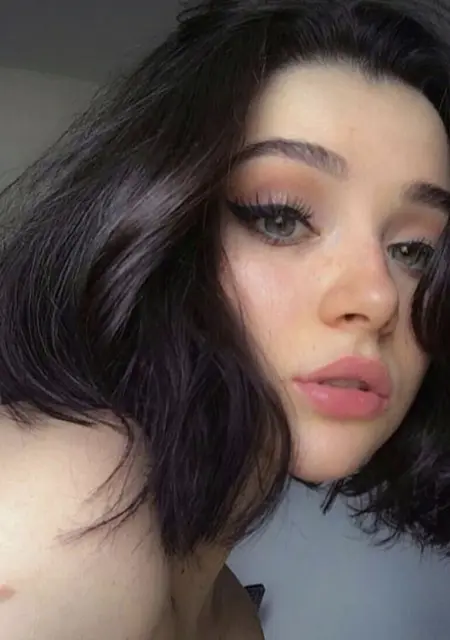 Я Саша, 25, из Пинска, ищу знакомство для приятного времяпровождения